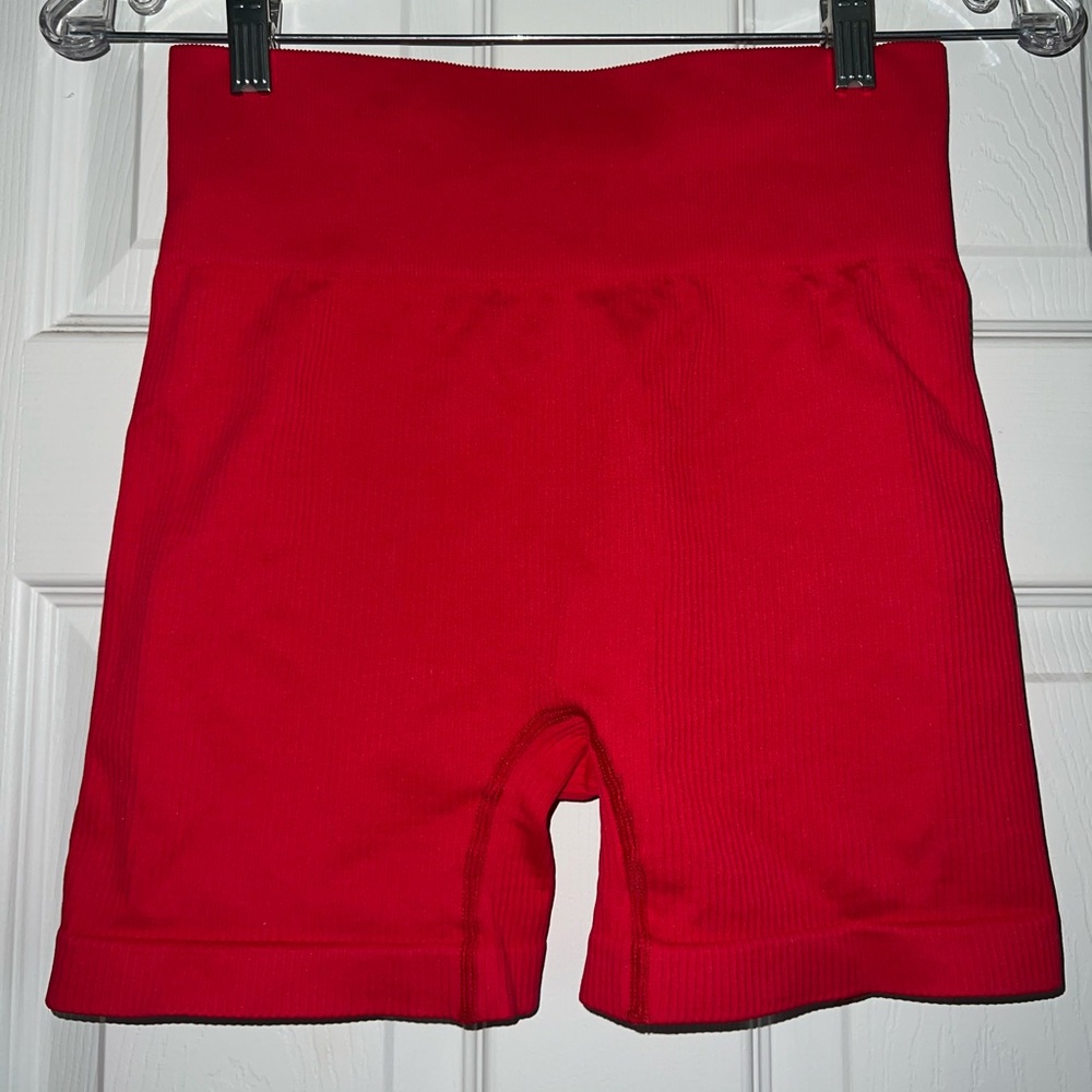 Seamless Ribbed Workout Shorts - M